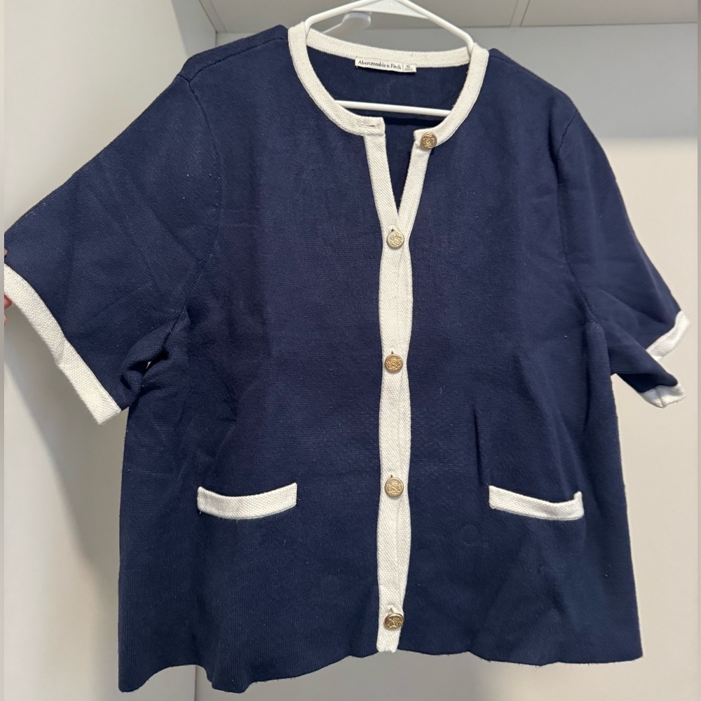 Abercrombie & Fitch Short Sleeve button front sweater